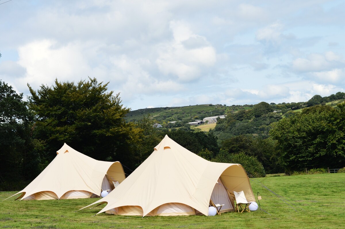 Luxury Lakeside Bell Tent (1)