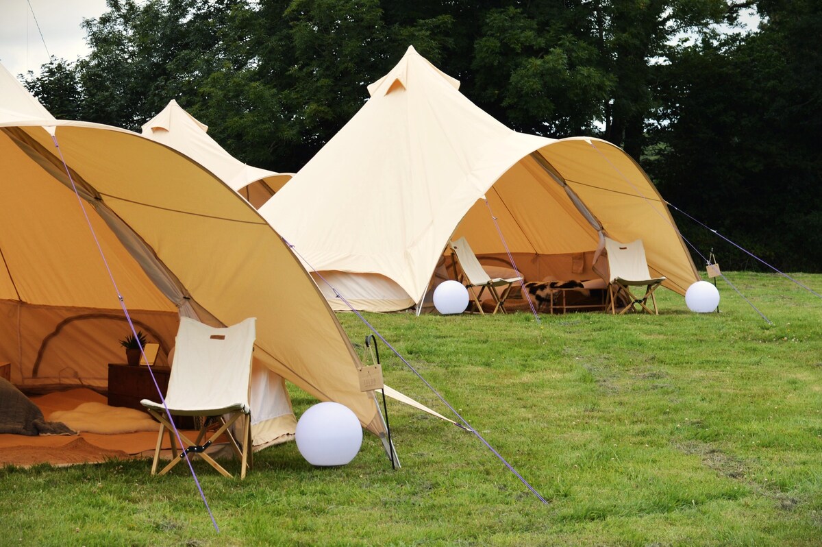 Luxury Lakeside Bell Tent (1)