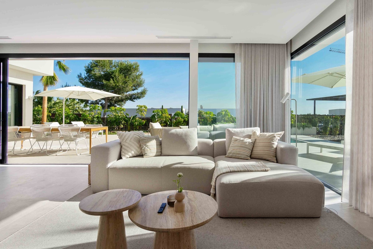 Luxury villa at Las Colinas Golf Resort