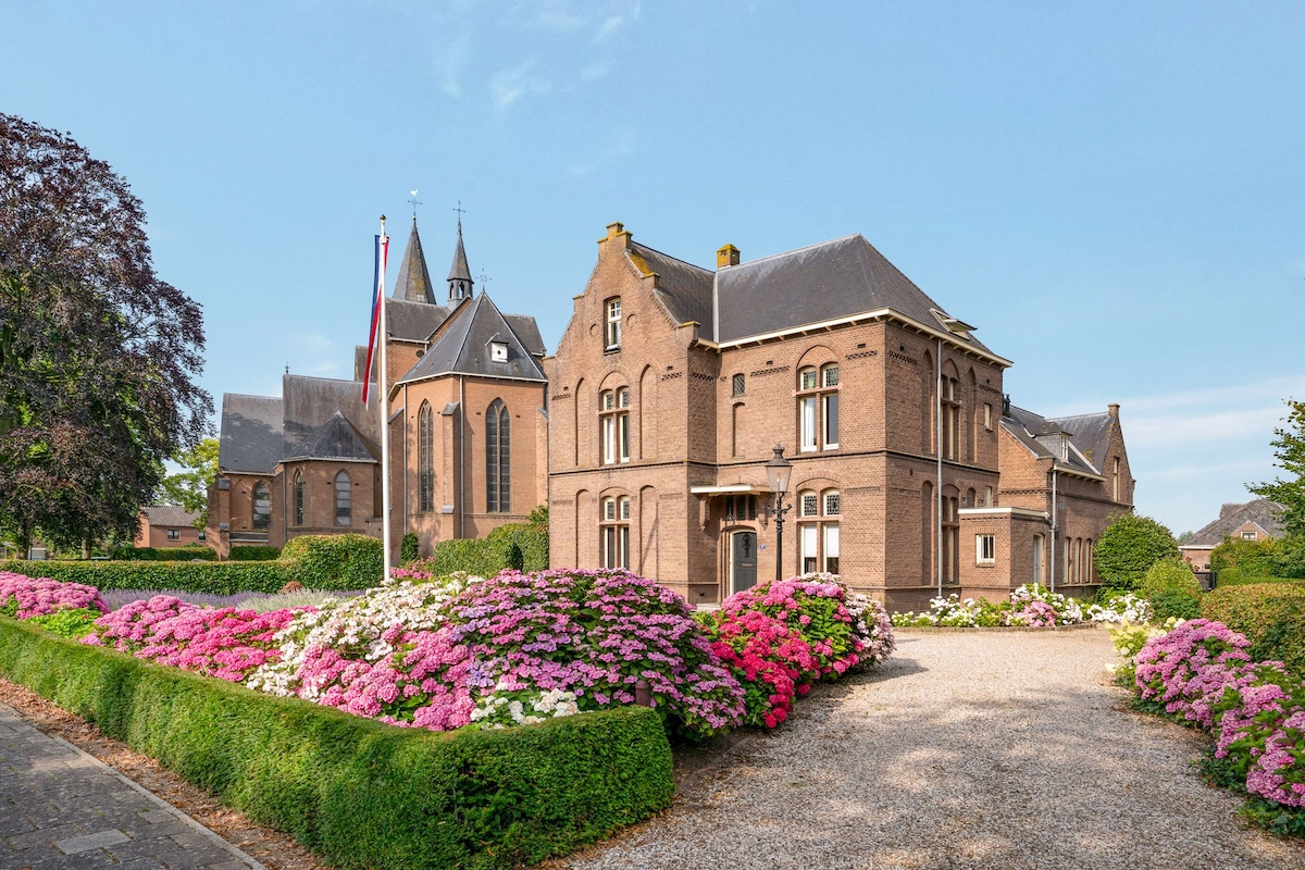 Vakantiewoning De Kapelaan, Pastorie (Monument)