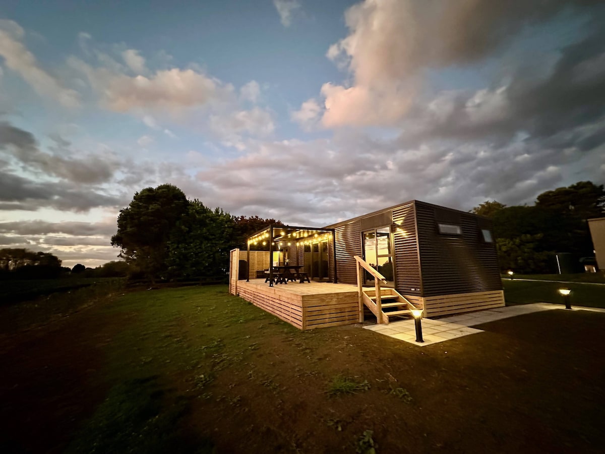 Modern 1 Bedroom Cottage