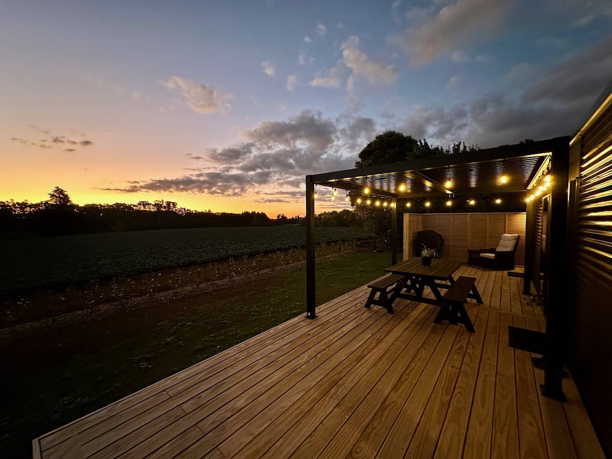 Modern 1 Bedroom Cottage