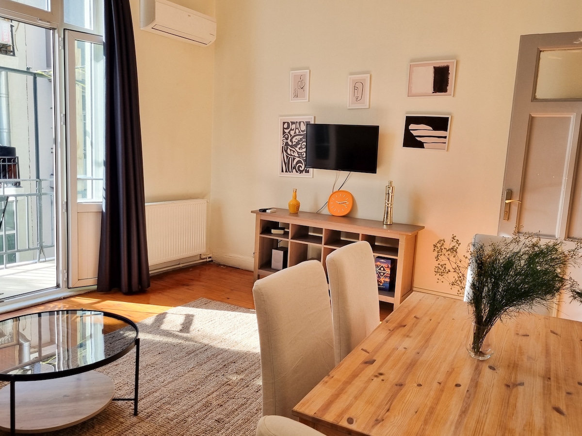 Taksim Square 2 Bedroom Spacious Flat