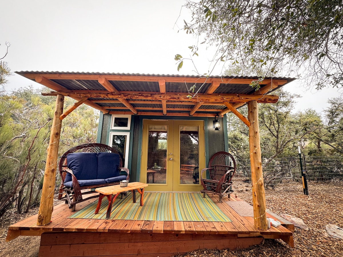 Off Grid Big Rock Cabin