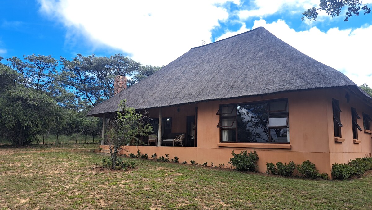 Guineafowl Cottage at Izintaba 1 bedroom 2 sleeper