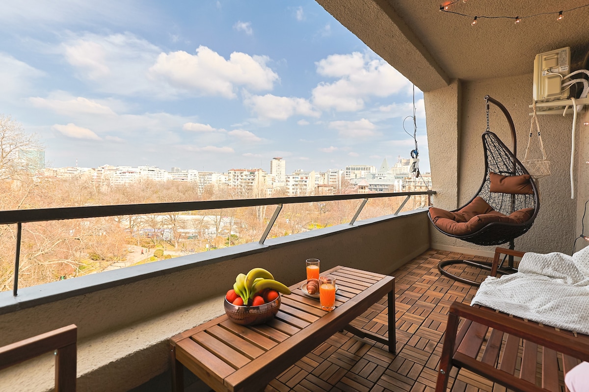 Royal Park Apartment with wide park view terrace