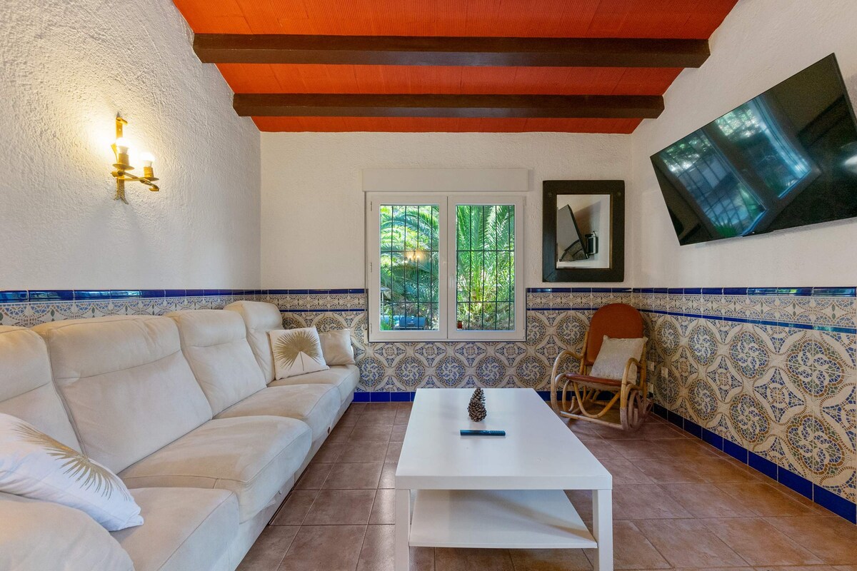 Villa Madara, 3 bedroom house in Punta Prima