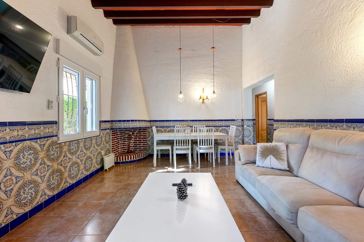 Villa Madara, 3 bedroom house in Punta Prima