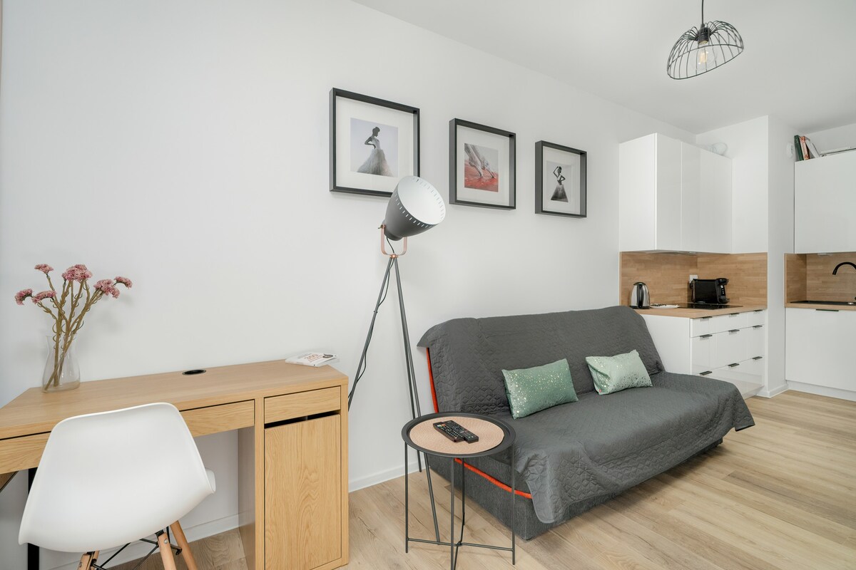 Modern studio with balcony | Parking | Poznan