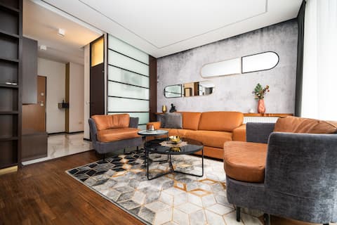 Luxury Design 2BDR Apartment
