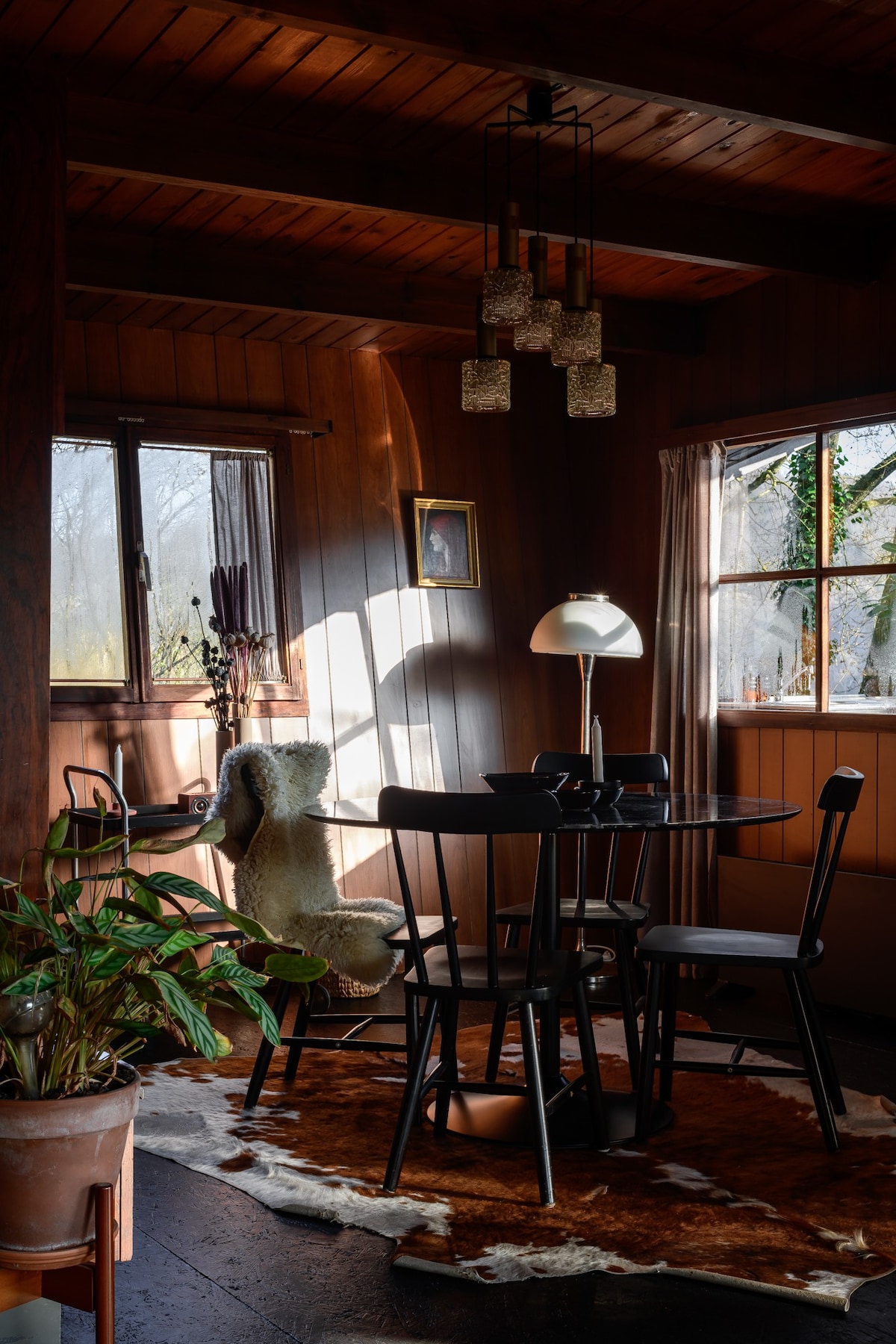 Cosy 70s Cabin with a Beautiful View