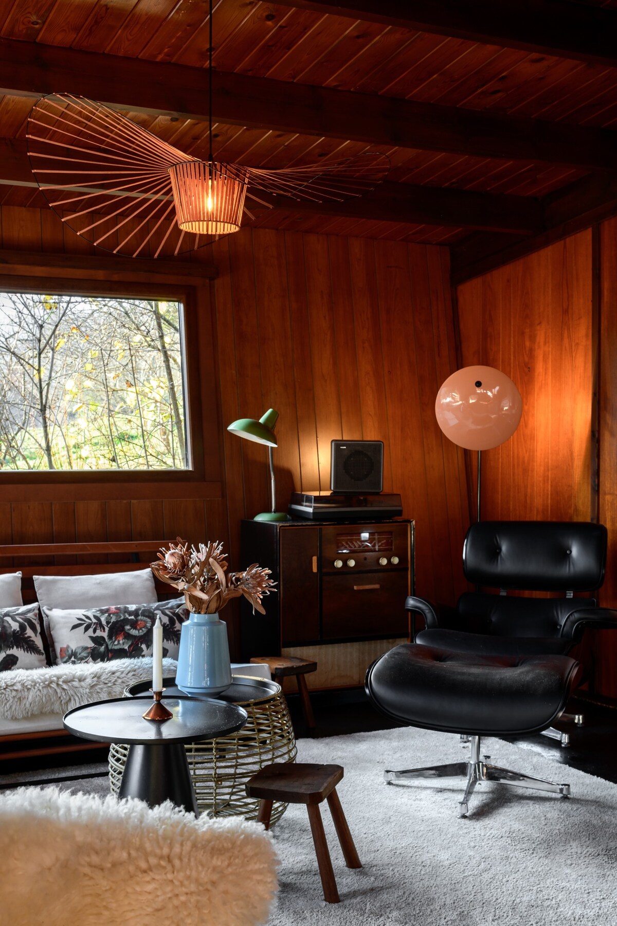 Cosy 70s Cabin with a Beautiful View