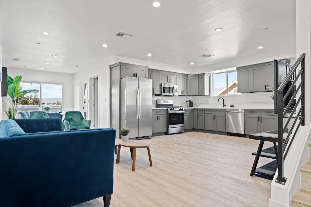 Spacious Home in Arts District w/ Parking
