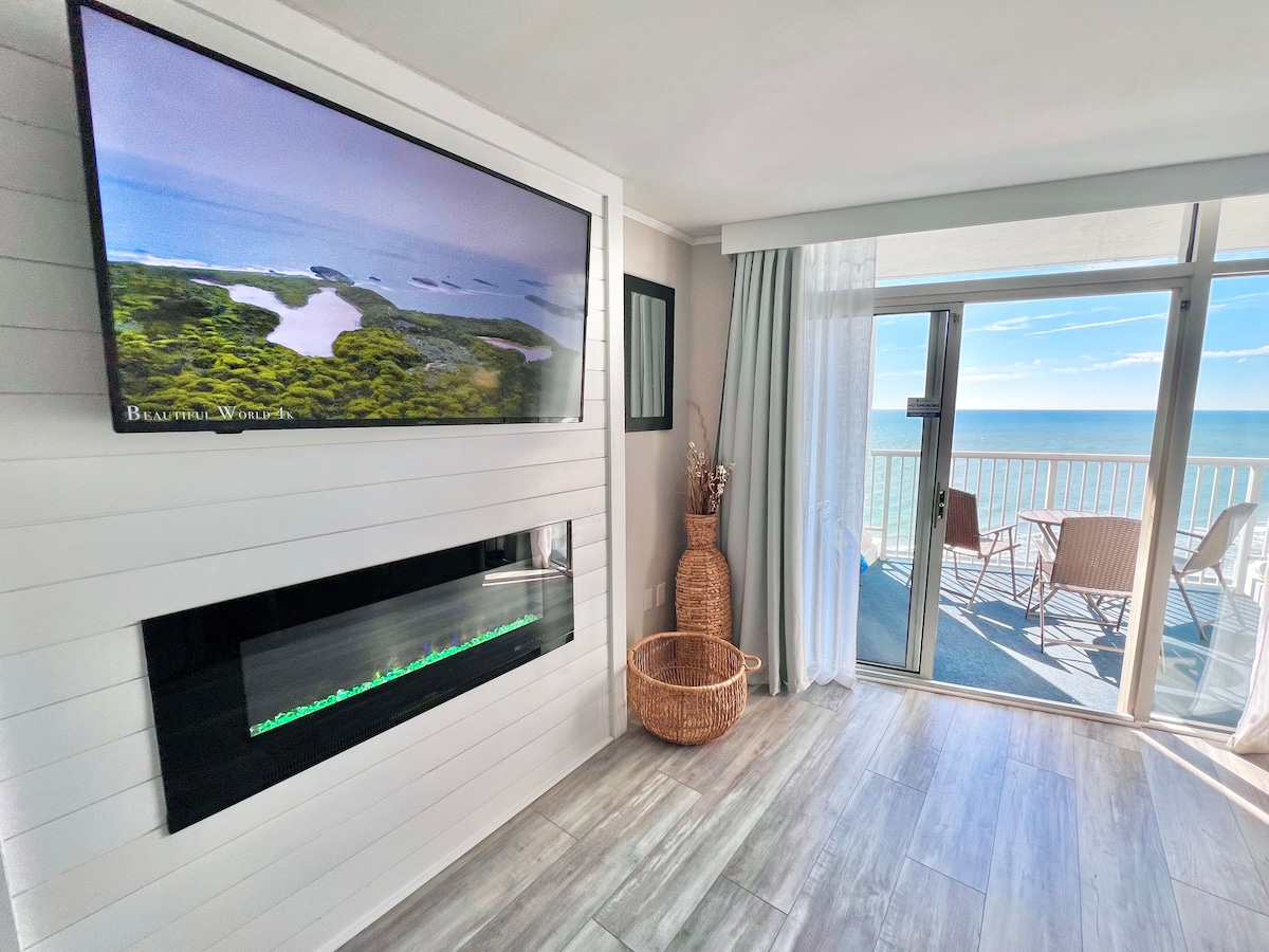 Penthouse Oceanfront 1 Bedroom @ SeaWatch Resort