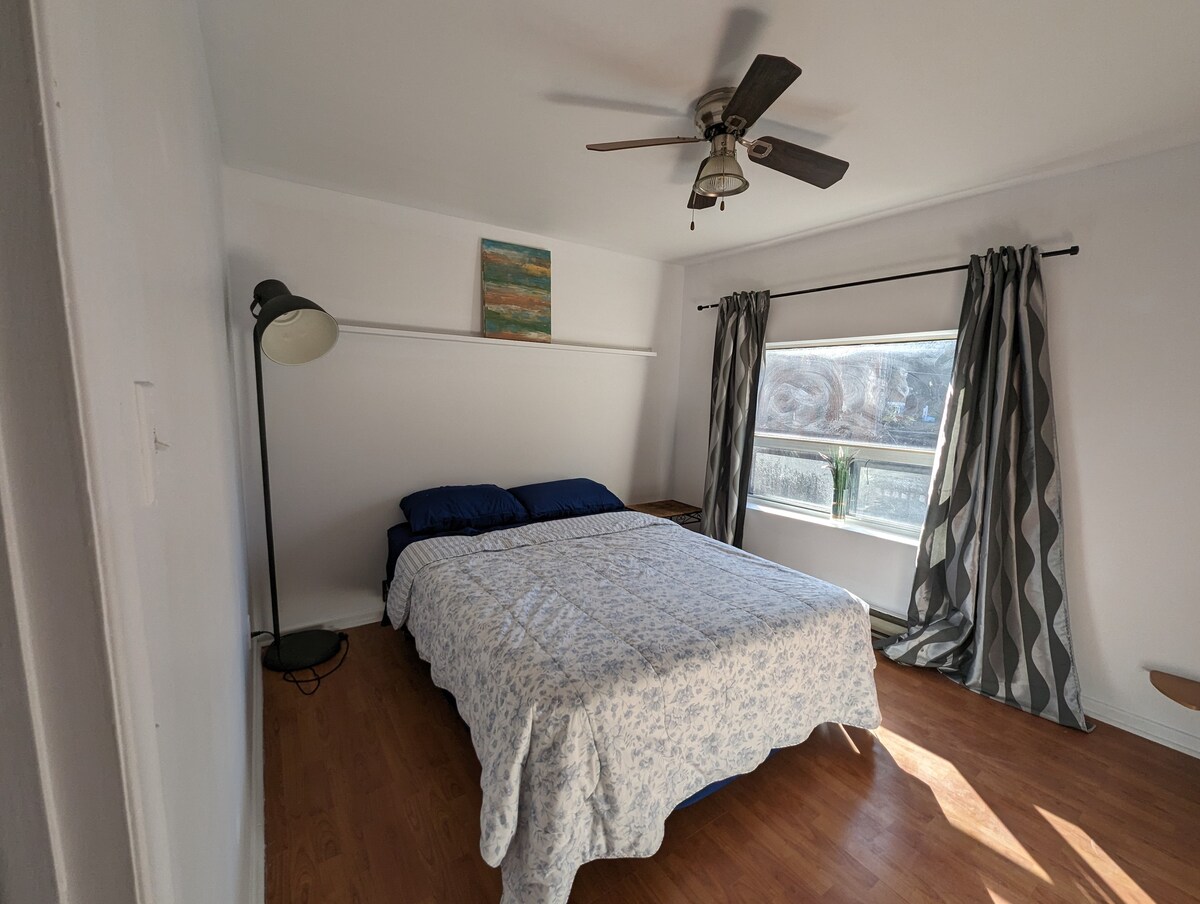 3 Bdrm 6person $69 monthly booking Apartment
