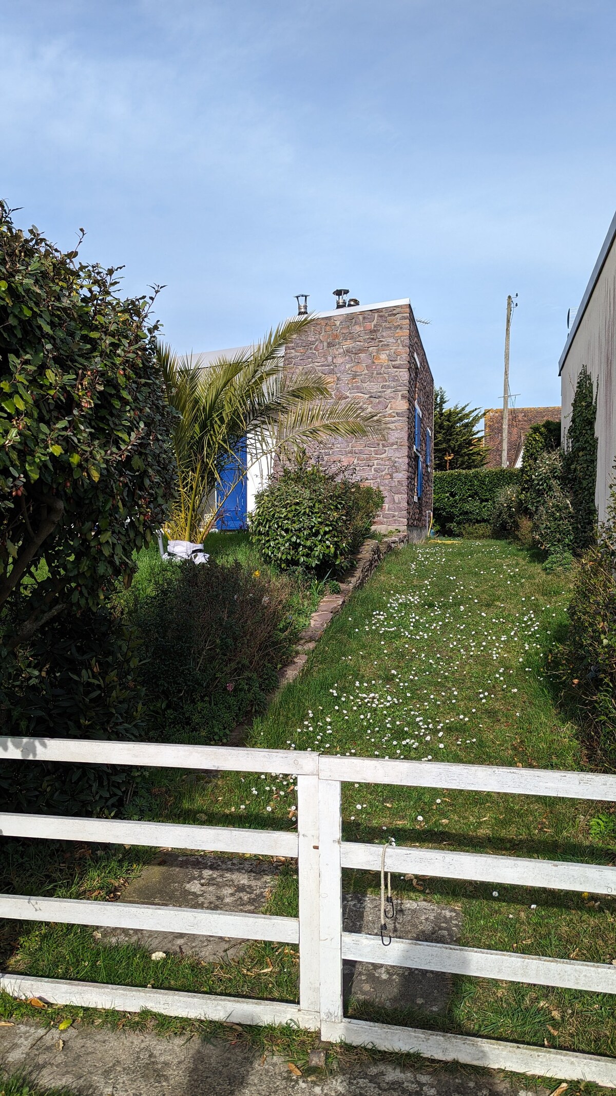 House located 100 meters from Sword Beach.