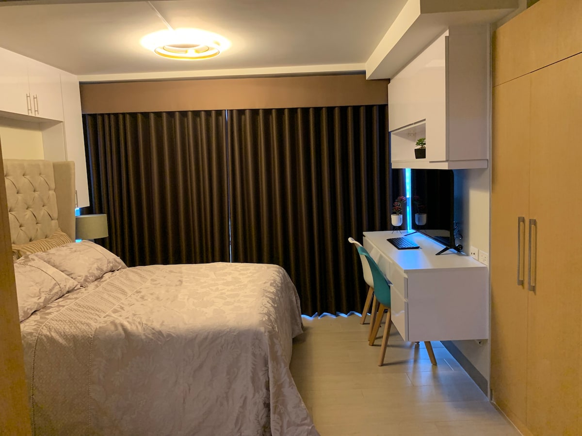 Parksuites Tower 1 One Bedroom-33sqm Condo in BGC