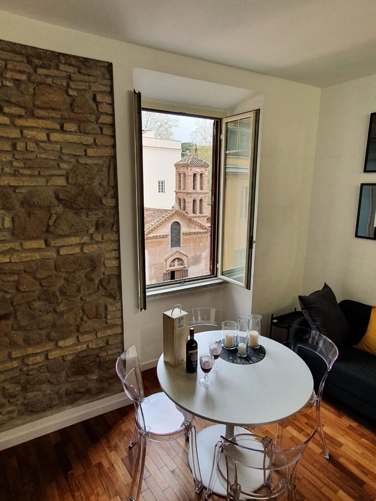 Spacious elegant apartment in the center of Rome