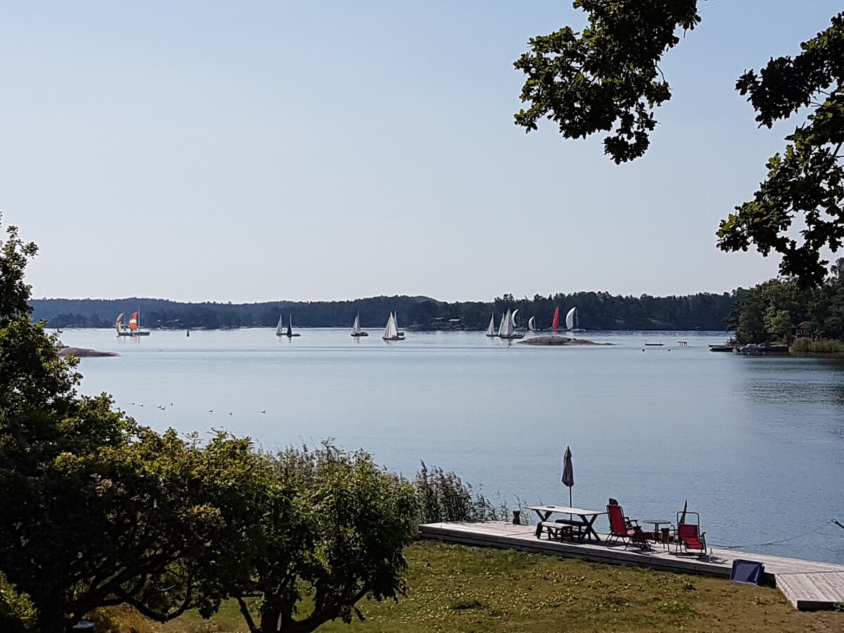 Fantastiskt sommar boende vid havet med egen kaj.