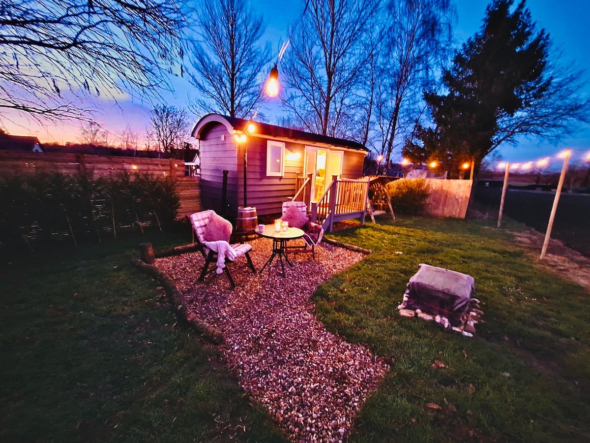 Whiskers and Woods Shepherd Hut