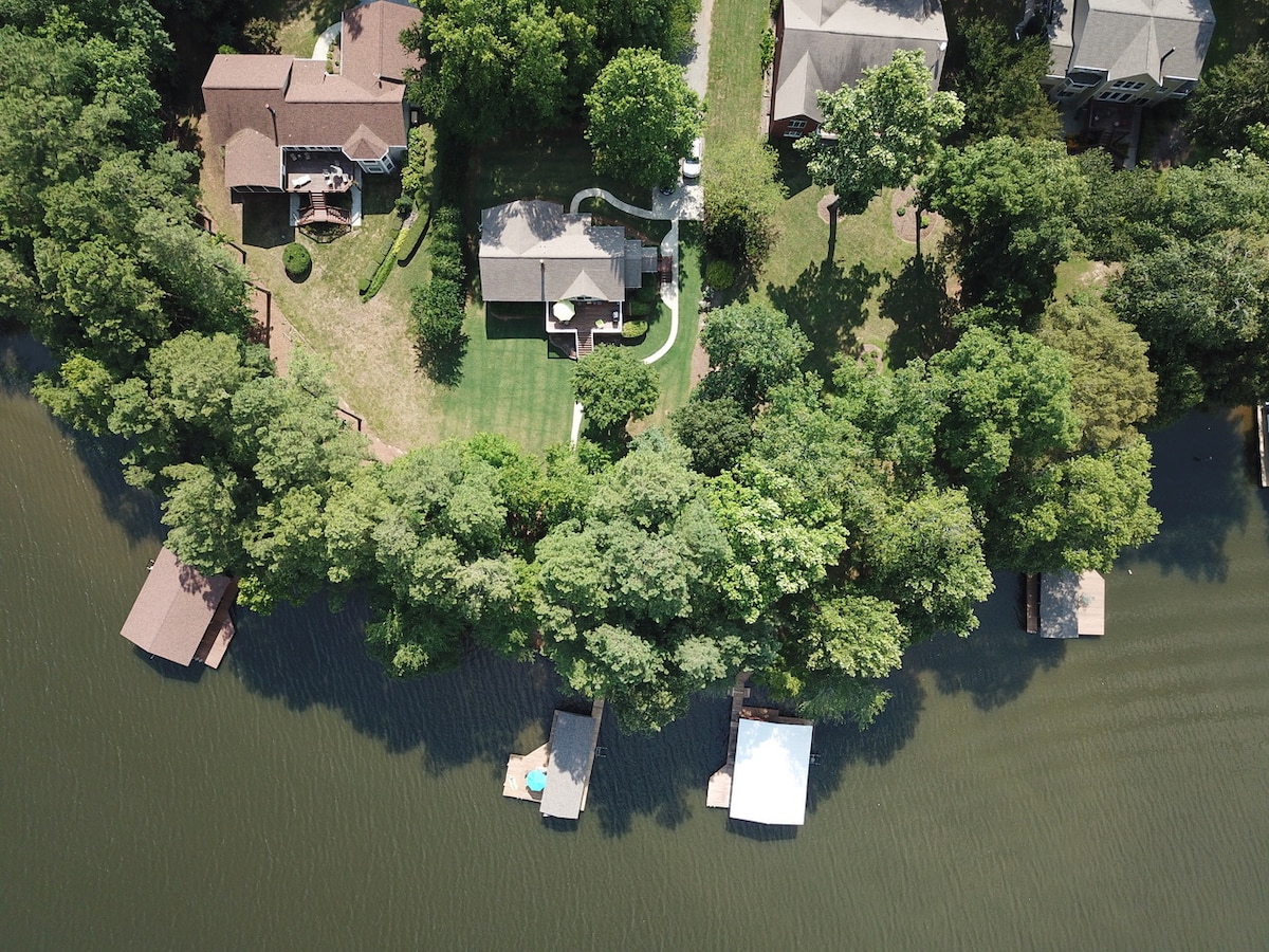 Beautiful Lake Home w/ Dock