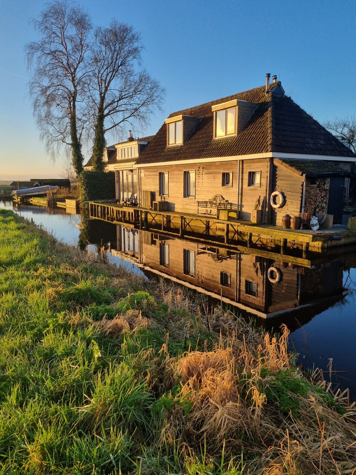 Een gouden plek aan het water in Friesland