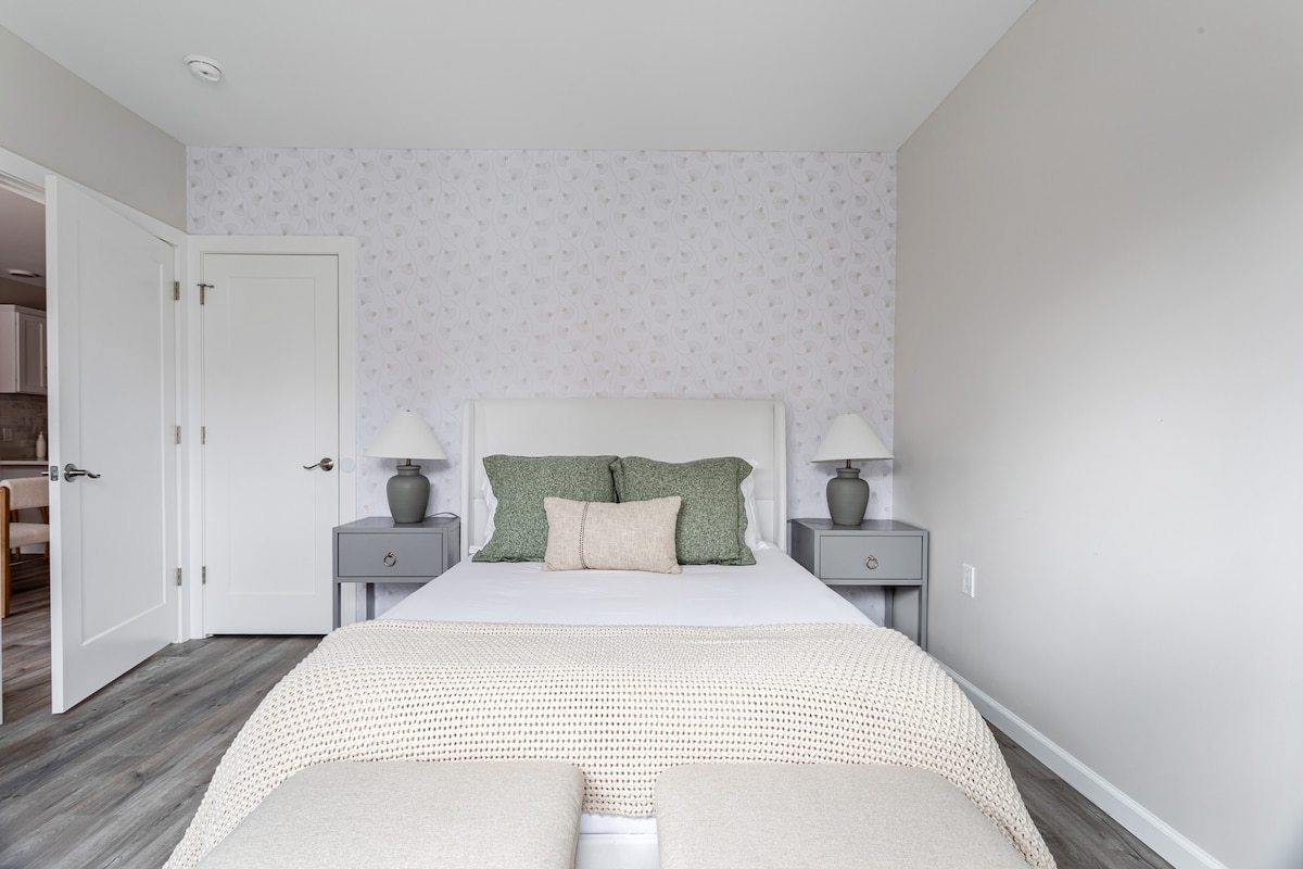 Stylish Yale |Wooster Square|Downtown | Laundry
