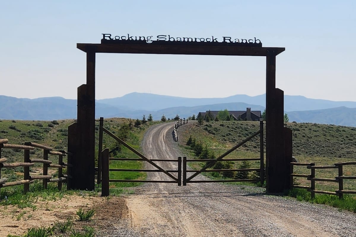 Luxury ranch apartment in Cody