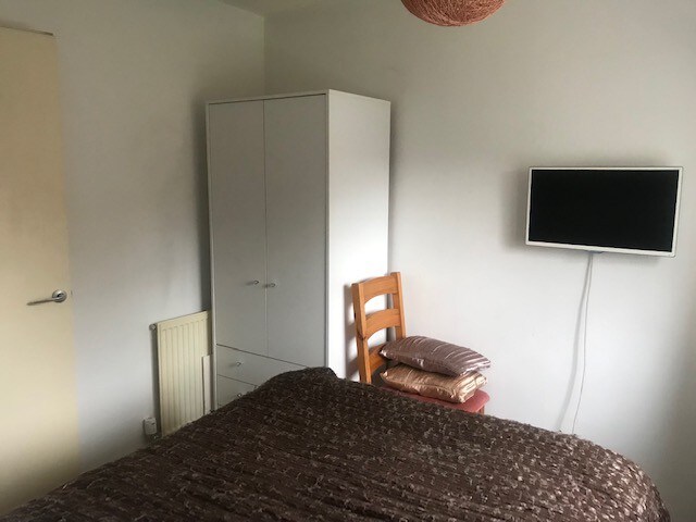 1 double bed in shared home