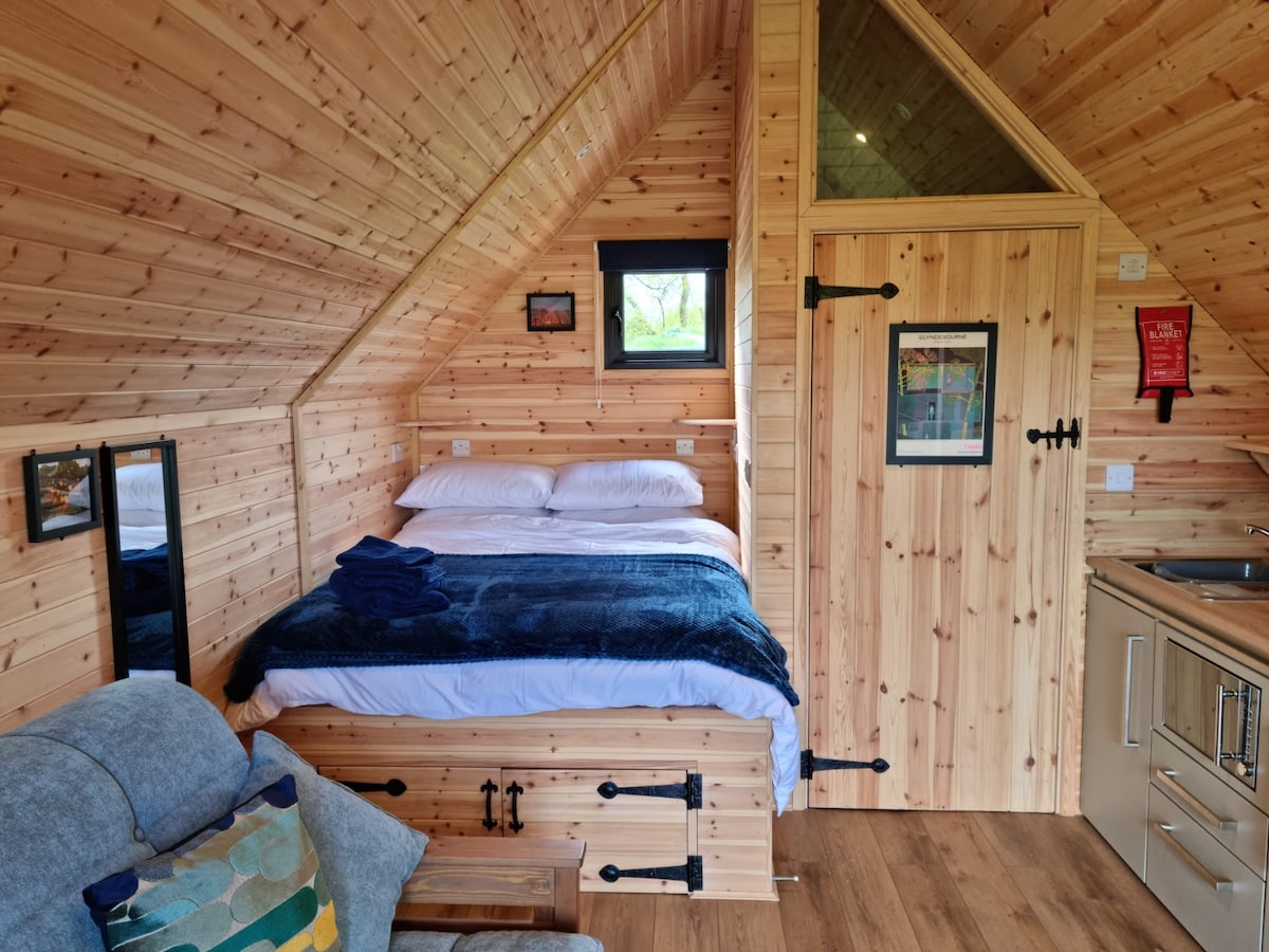 Luxury Cabin In Rural Sussex