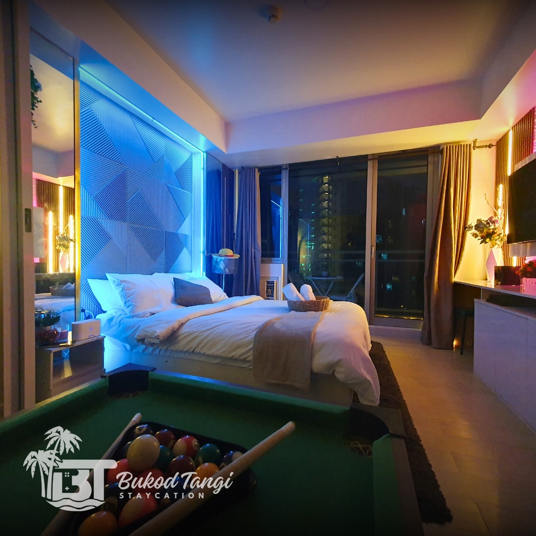 Azure Beach view | 1BR w/ Ps4 Billiards Karaoke