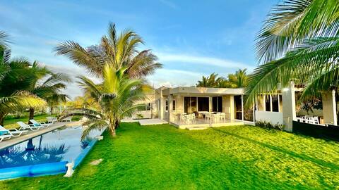Moderna Casa + 3 Suites  20 pers