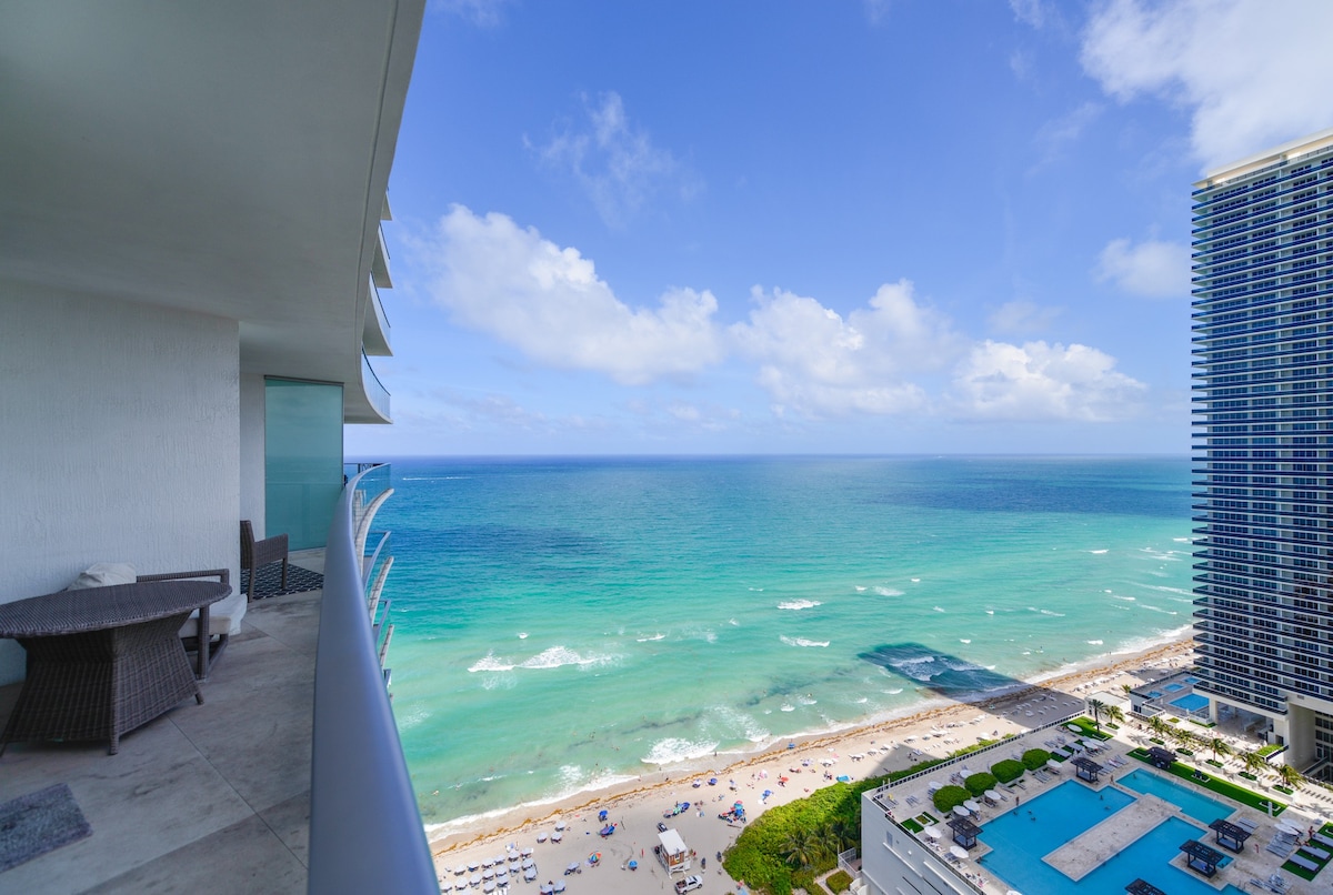 Luxury Beachfront Condo with Ocean View