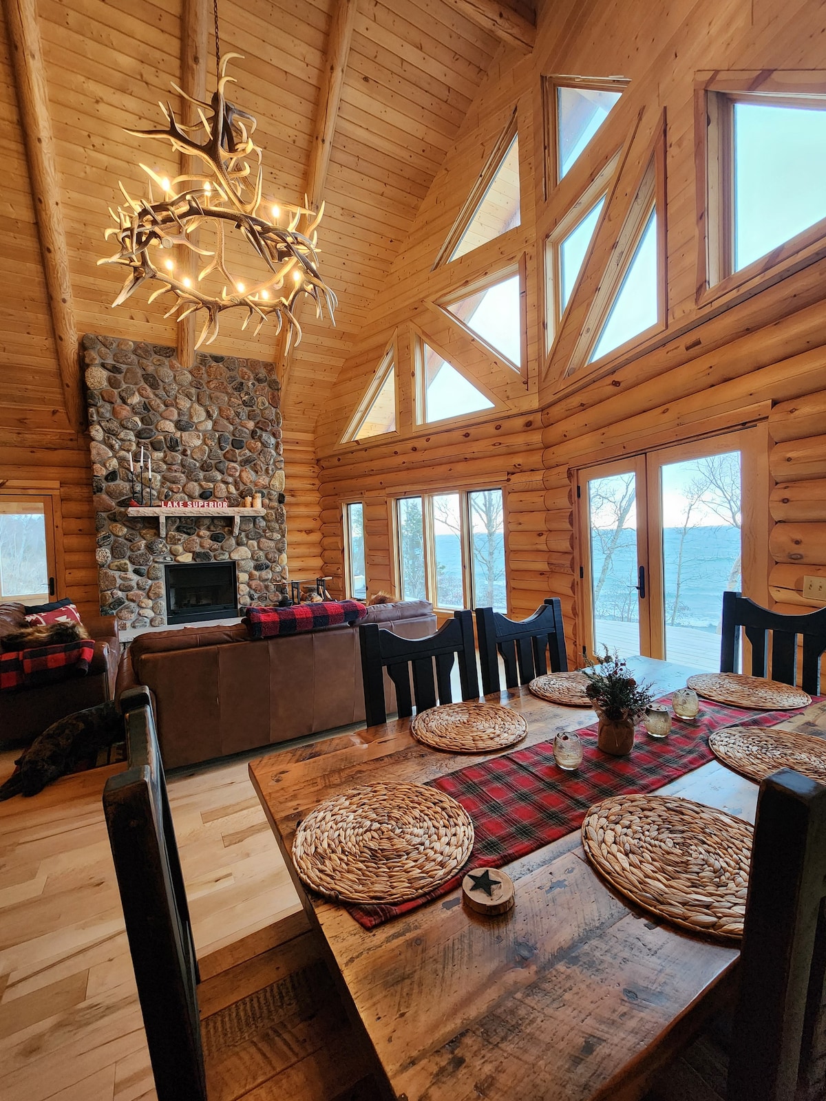 Gorgeous custom built log home on Lake Superior