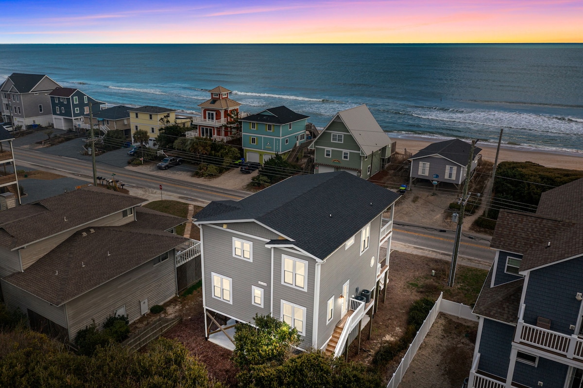 Luxe 4Bed Retreat w/ocean views & pvt beach access