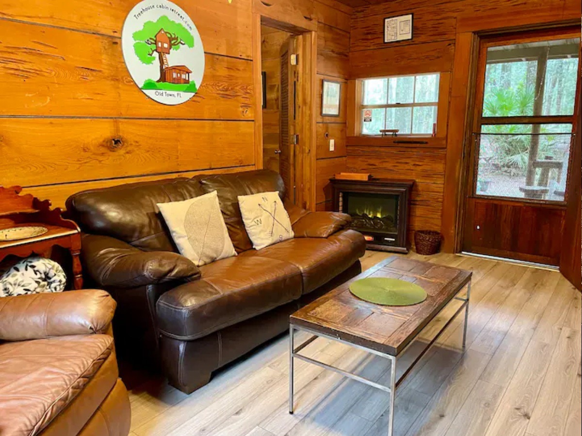 Treehouse Cabin Retreat near the Suwannee River