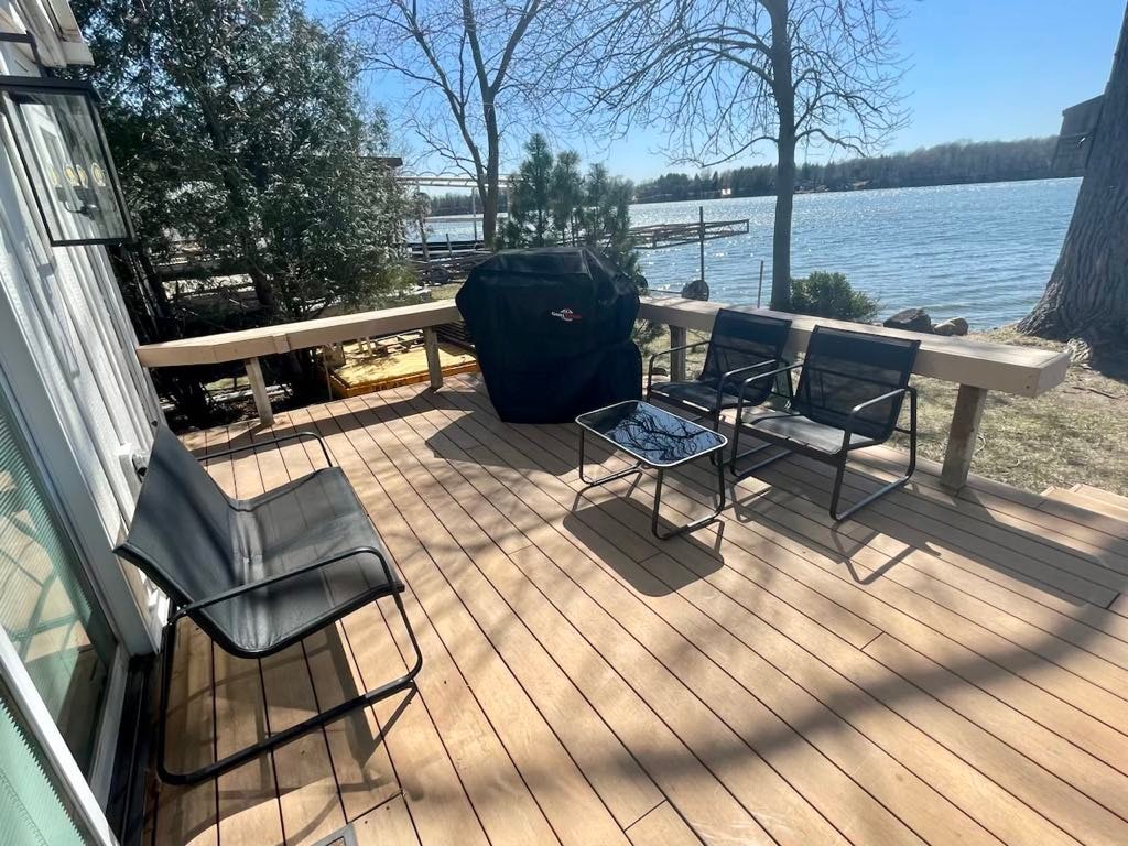 New! Chasing Lakeside Sunsets waterfront LkFrancis