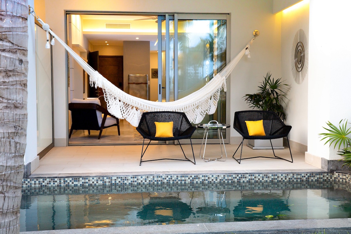 Dive into Paradise: 2 Bedroom Swim-Up Suite