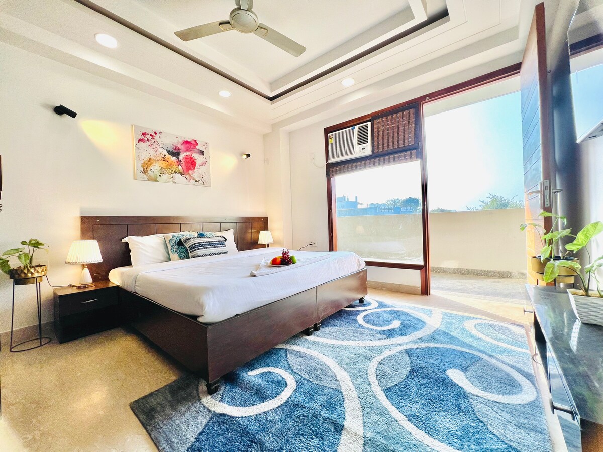 Luxury 3BHK Service Apartment in Sec 52 Gurugram