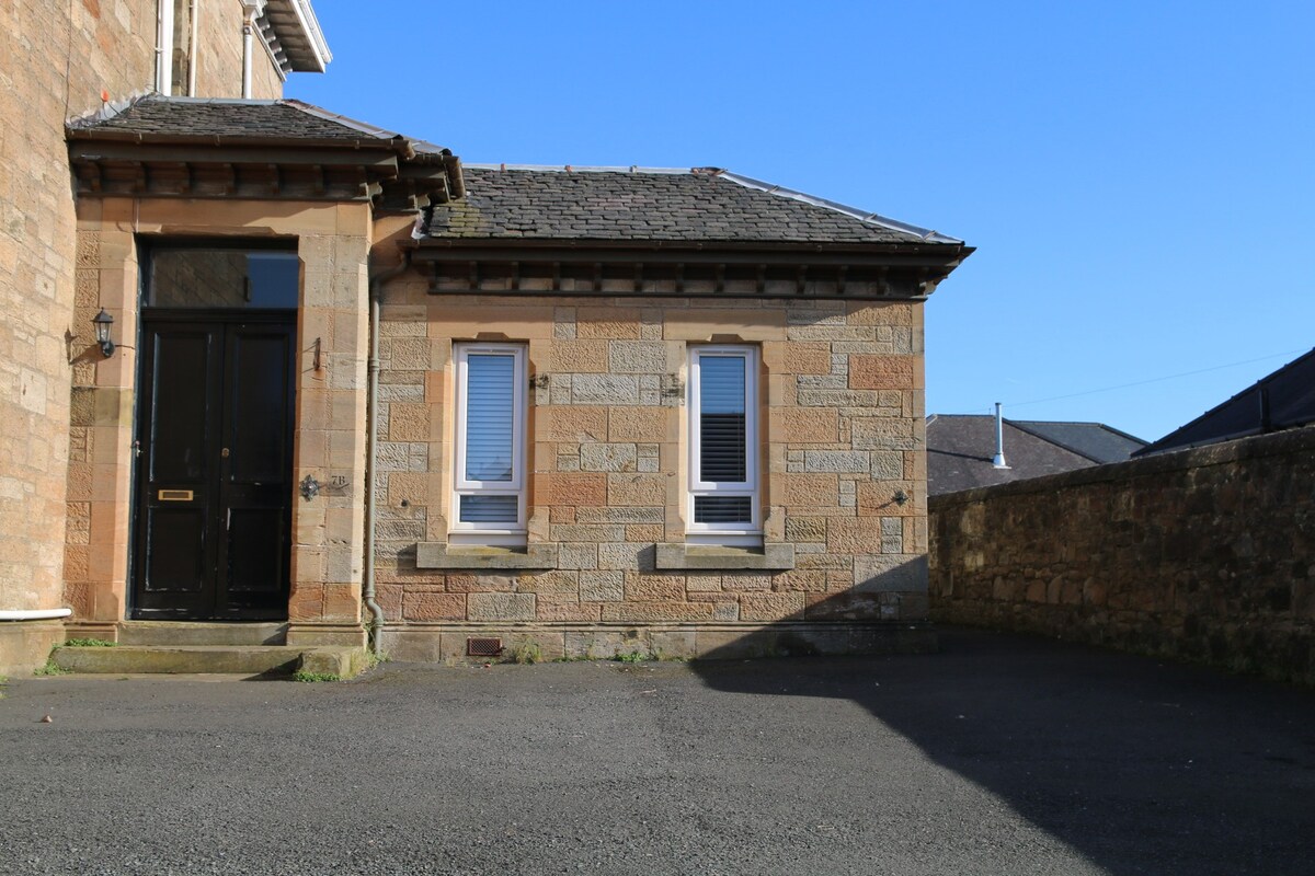 Mews Cottage with private garden, Ayr - SA-00520-F