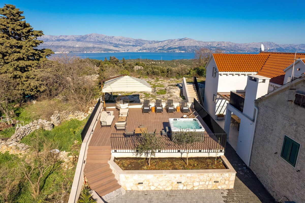 Luxury Villa w/ Jacuzzi on Brač