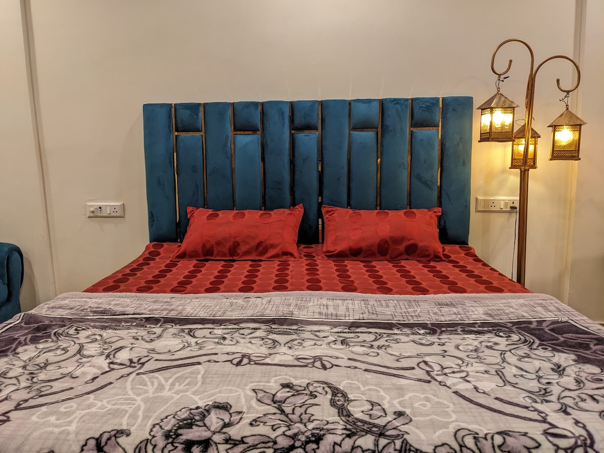 Stay with BnBBuddy|Delhi|Luxury Studio|Exp. Host