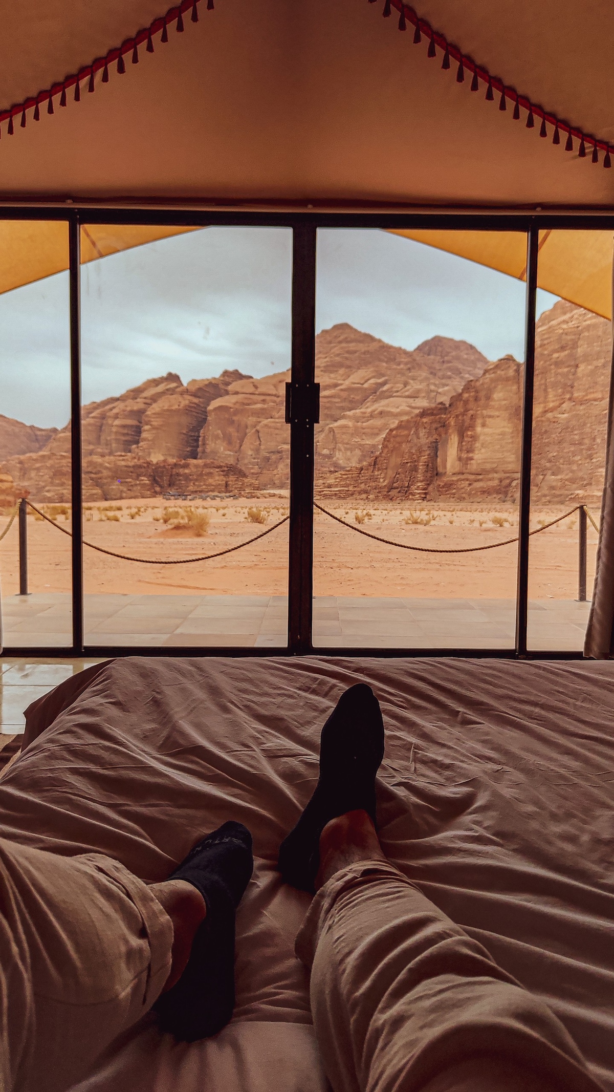 Deluxe TripleTent 1 | Balcony & View on the Desert