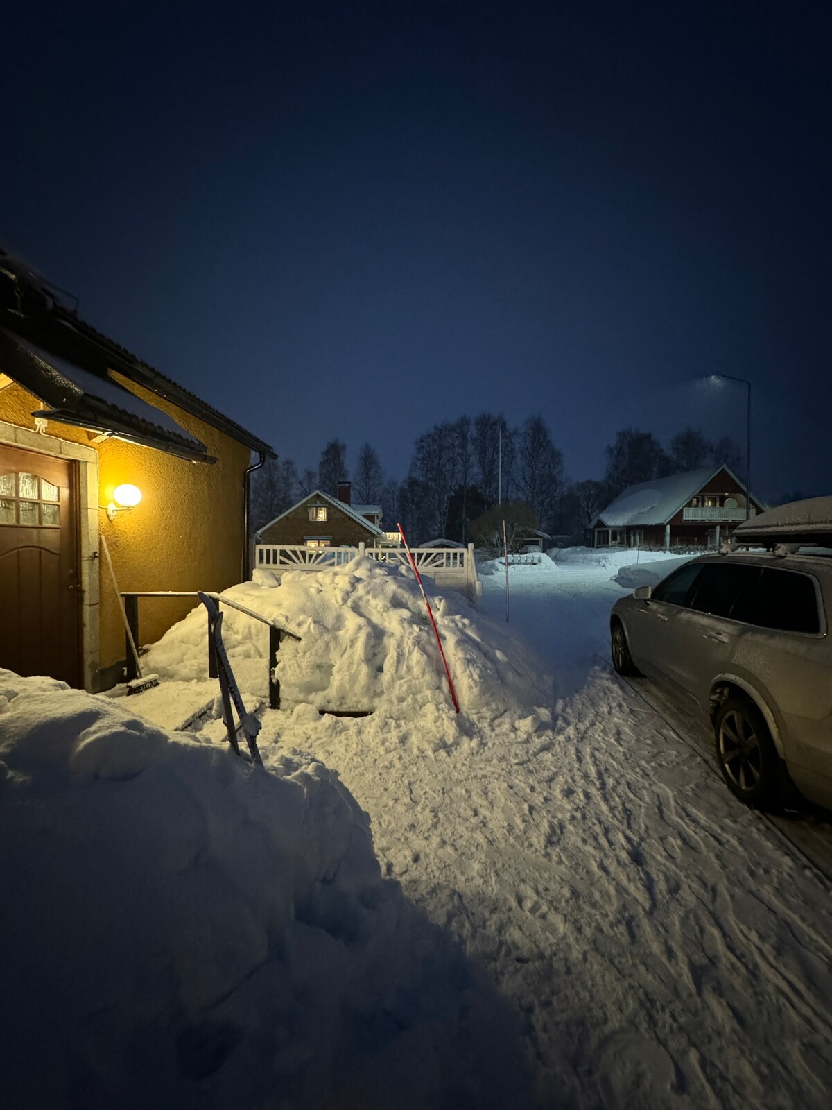 Iso talo Övertorneån keskustassa