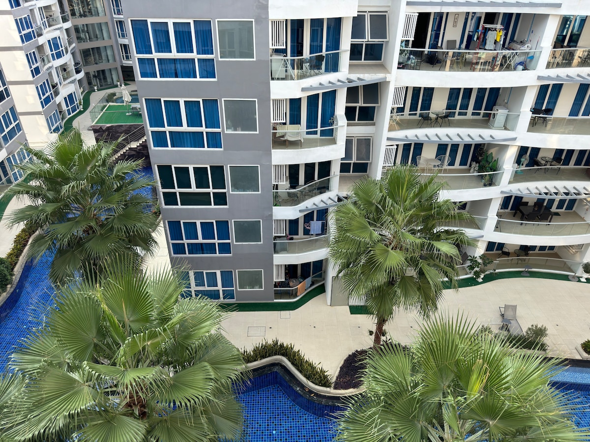 Pattaya Grand Avenue 2bedroom  poolview  65inchTv