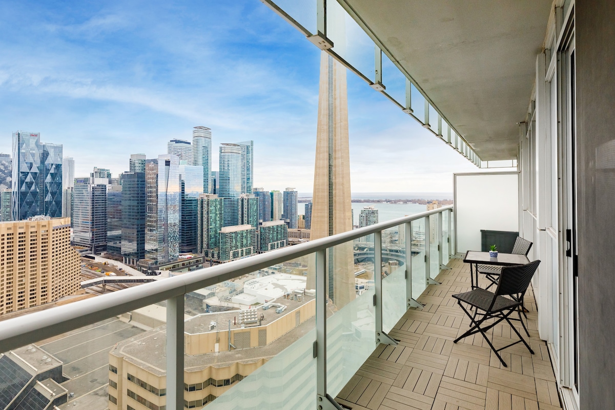 Central Luxury Suite + CN Tower+ Parking