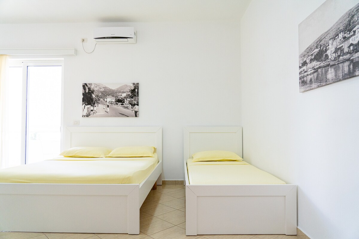Room 1 Vila Genti