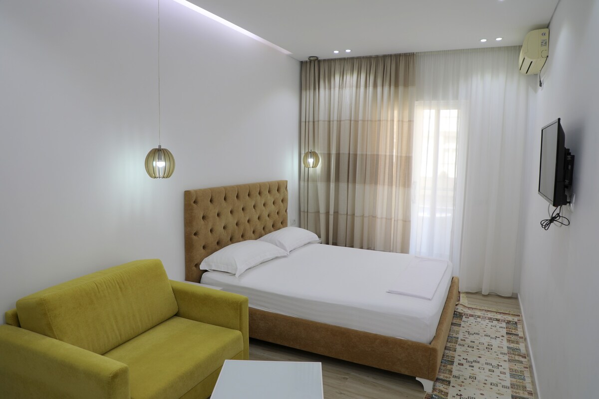 Double Room with Balcony - Elena Hotel