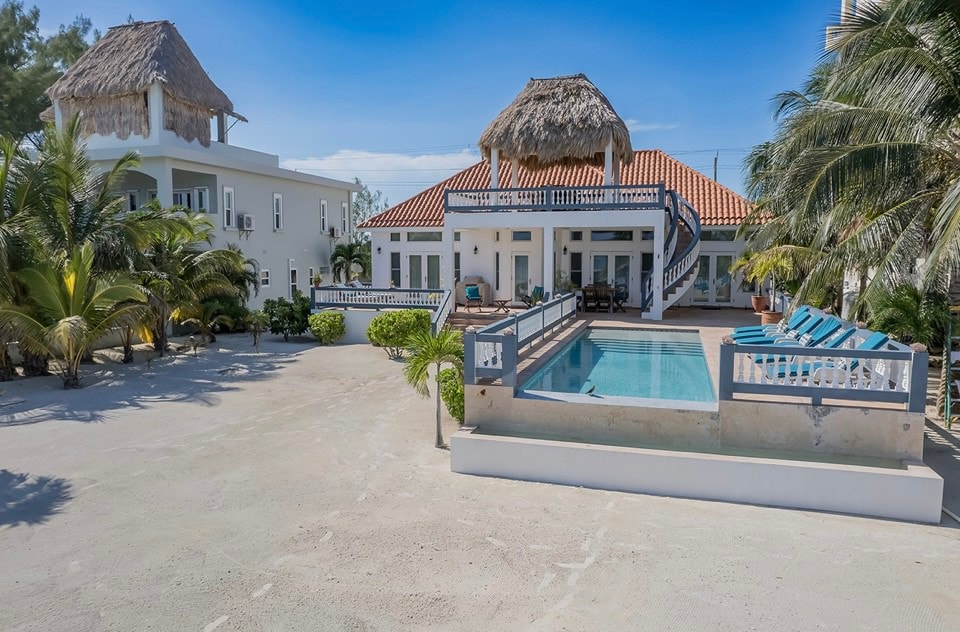 Seafront Home, 4 Bedroom/3 Bath With Pool