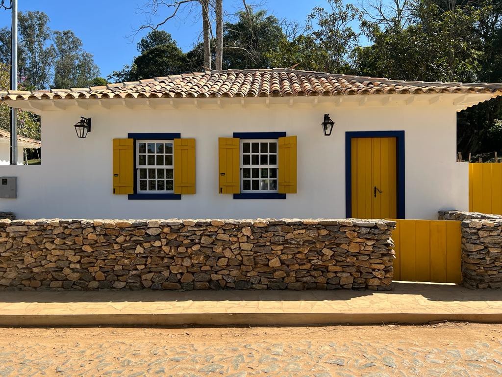 Casa Amarela e Azul Completa (com 2 suítes)